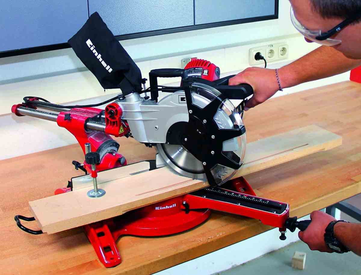 Best Mitre Saw Buyers Guide Top 3 Review Year ToolsReview Uk